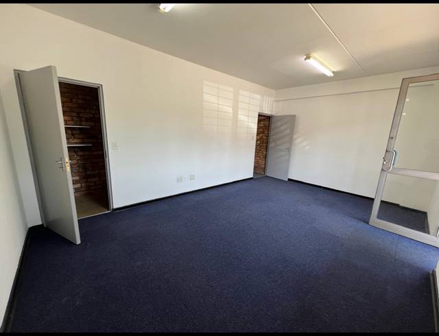 354M² WAREHOUSE TO LET IN STRIJDOMPARK
